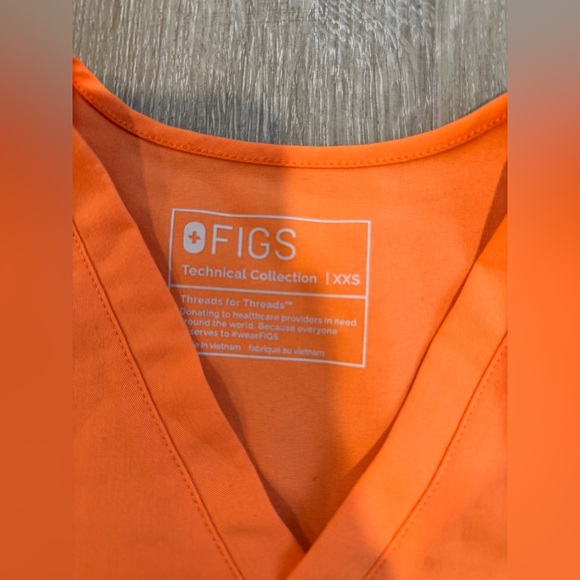 Figs Women’s Catarina Scrub Top — Apricot - Picture 3 of 4